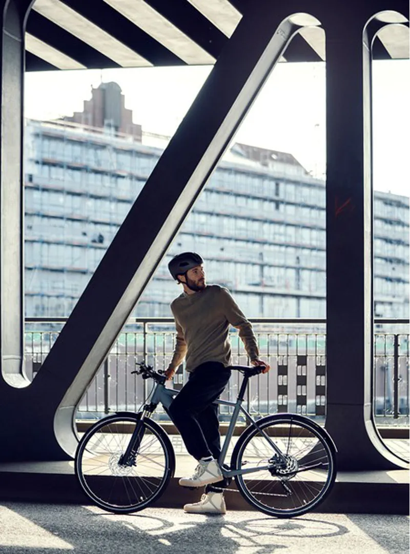 Riese and Muller Roadster Touring Electric Bike Black Matt-4